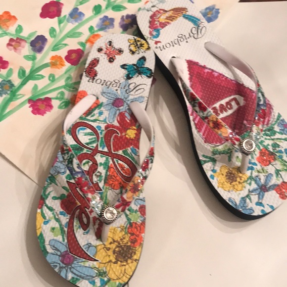 Brighton Shoes - Brighton “Love” flip flops size 6